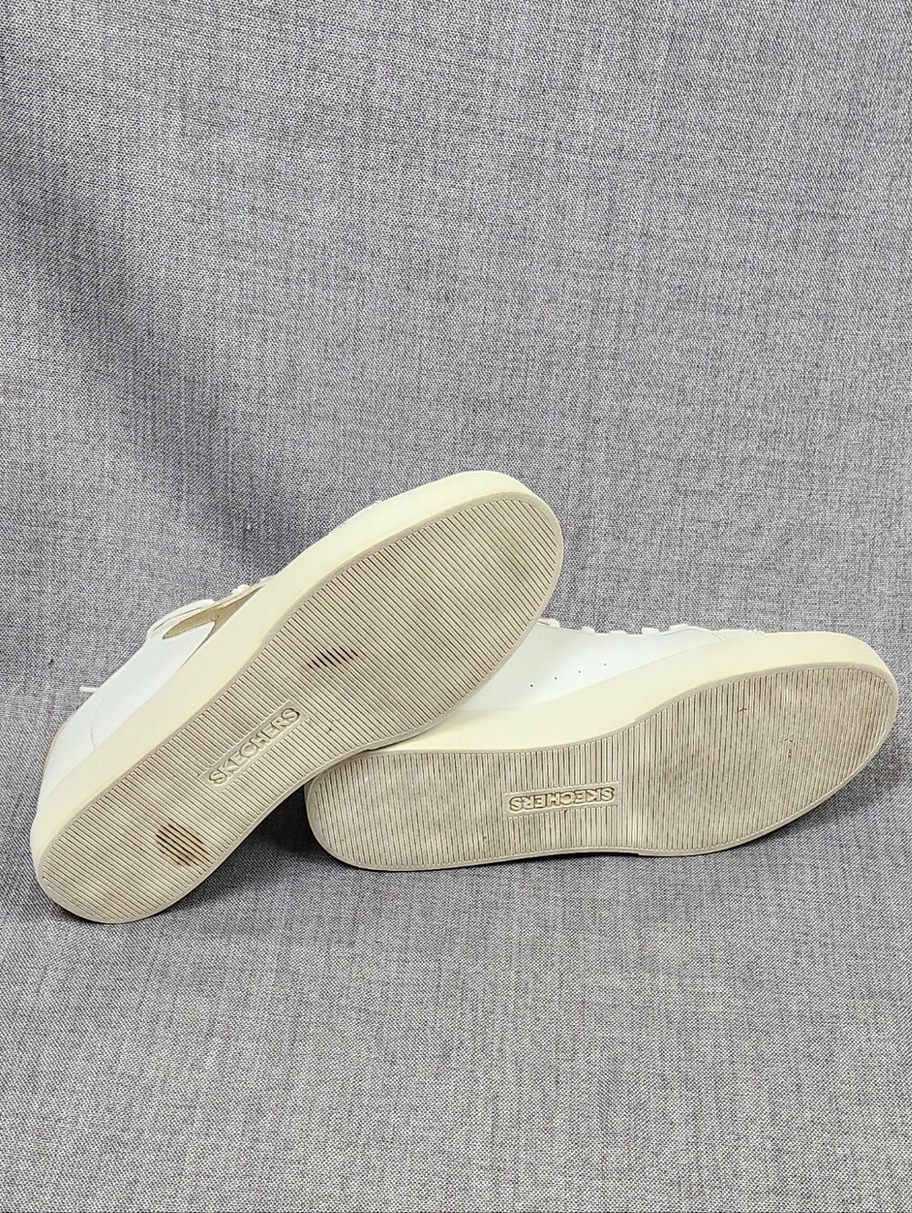Skechers White Faux Leather Low Top Casual Sneakers. 9.5 - Picture 7 of 10